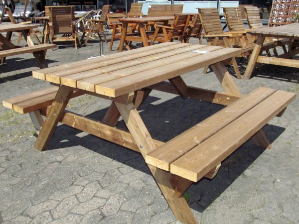 Pöytä-penkki -yhdistelmä 150