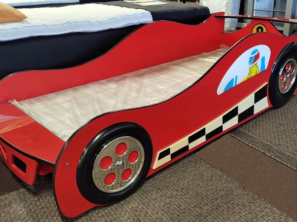 Lastensänky kilpa-auto